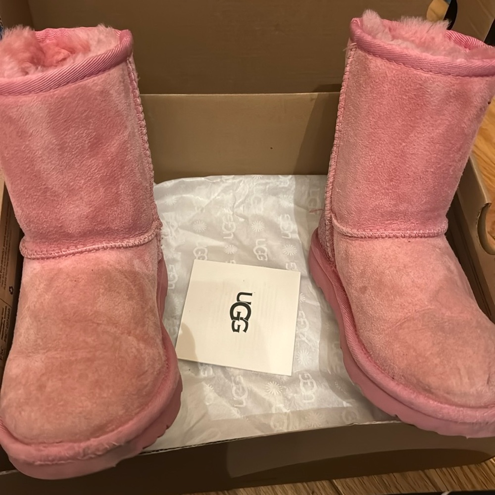 Little girl UGG BOOTS- PINK- USED - Size 12
